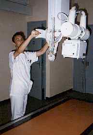 En radiologie conventionnelle (rayons X)